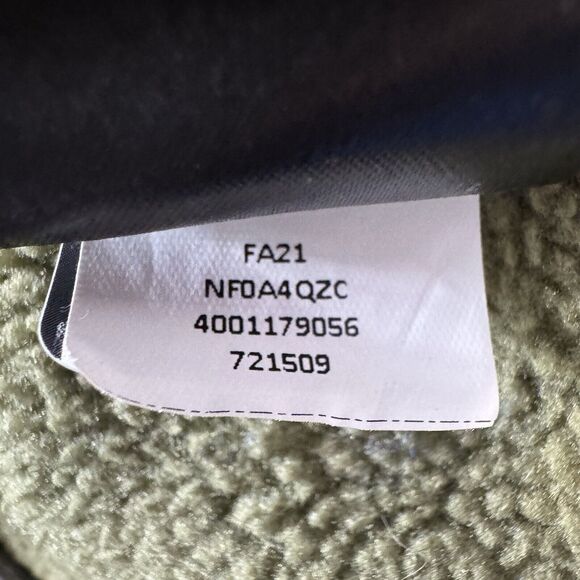 The North Face Men's L Carbondale 1/4 Snap Pullover Fleece Jacket - Olive - Picture 5 of 16